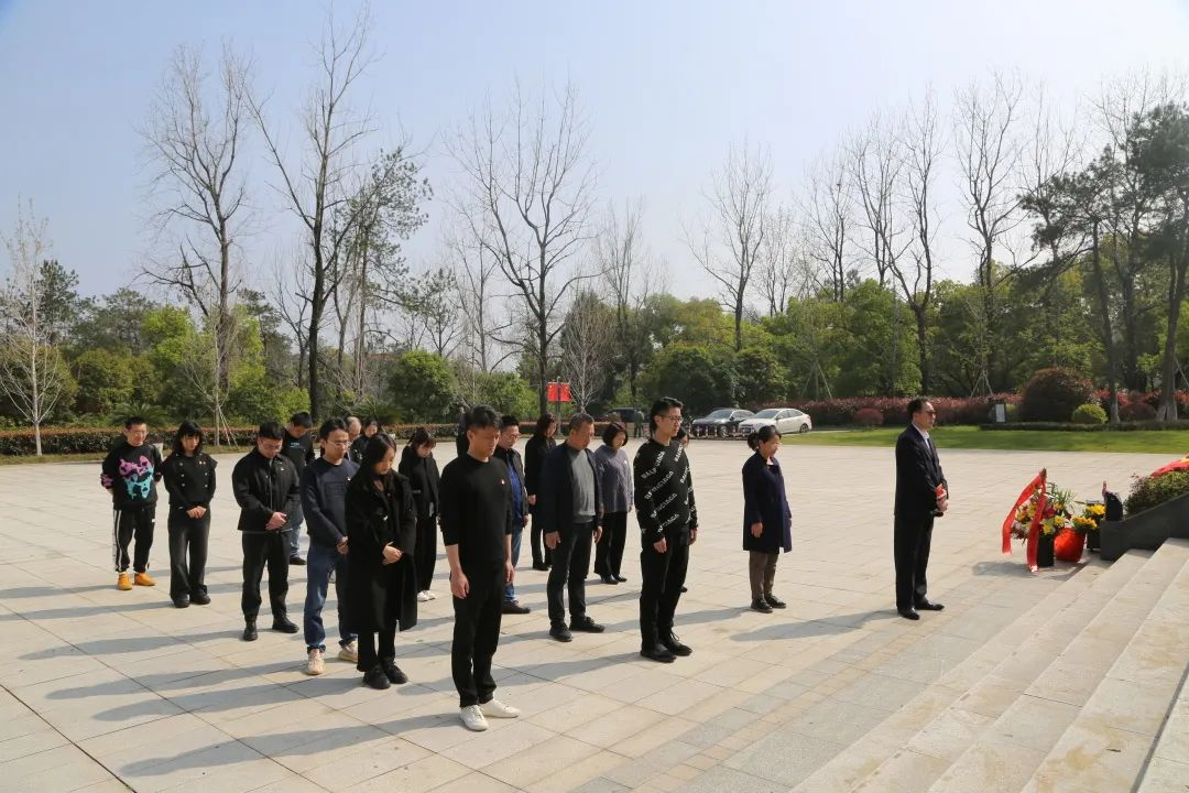 弘揚傳統(tǒng)精神，緬懷革命先烈 | 集團黨總支開展清明祭掃革命先烈活動